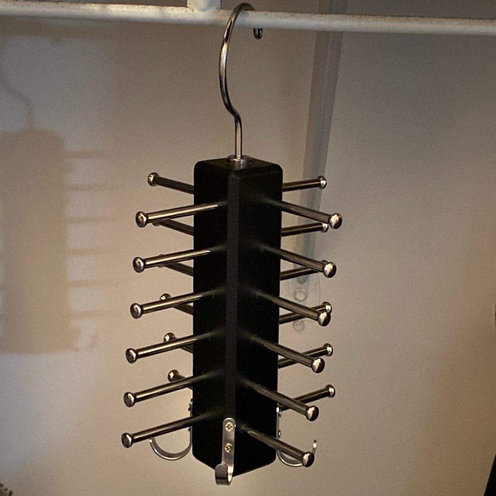 Swivel Tie & belt hanger, spinning tie & belt closet organizer with hooks, black